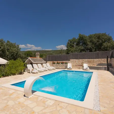 Daire Stone Nikola Podorljak