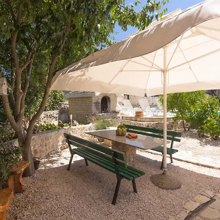 Stone Nikola Daire Podorljak