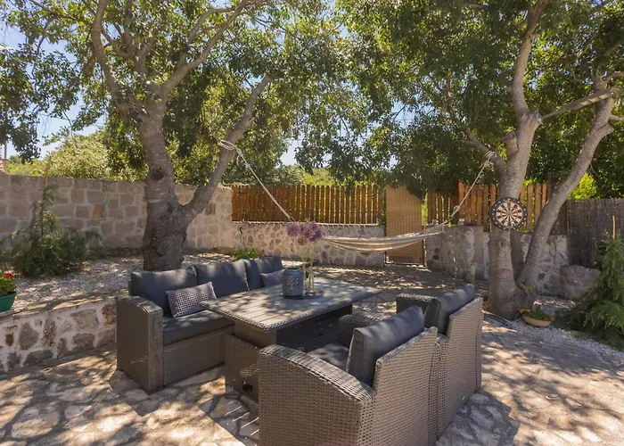 アパート Stone Nikola Podorljak