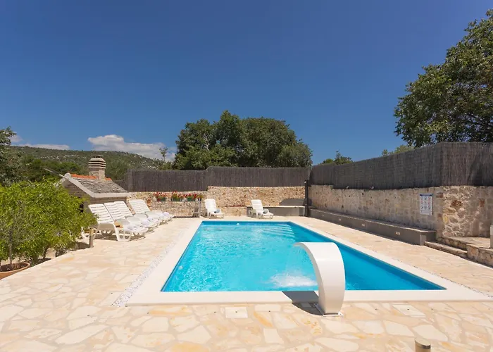 Stone Nikola Podorljak