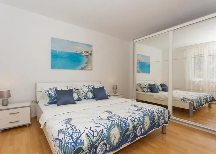 Stone Nikola アパート