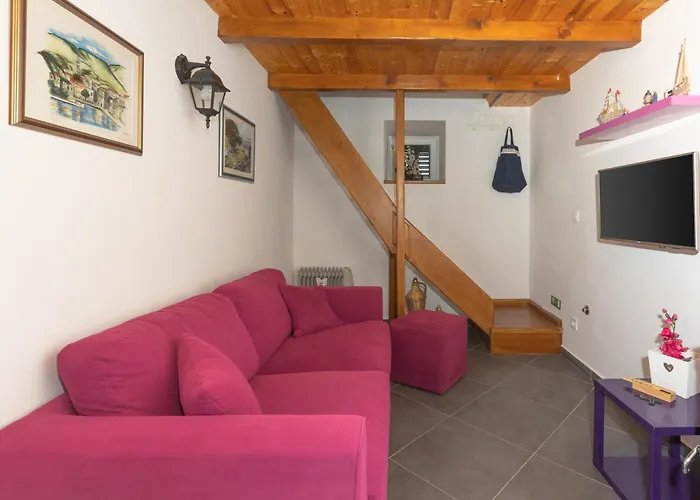 Stone Nikola アパート *